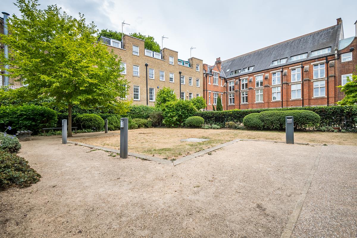 Flat/Apartment For Sale in Grove Lane, Camberwell, SE5 971 view4