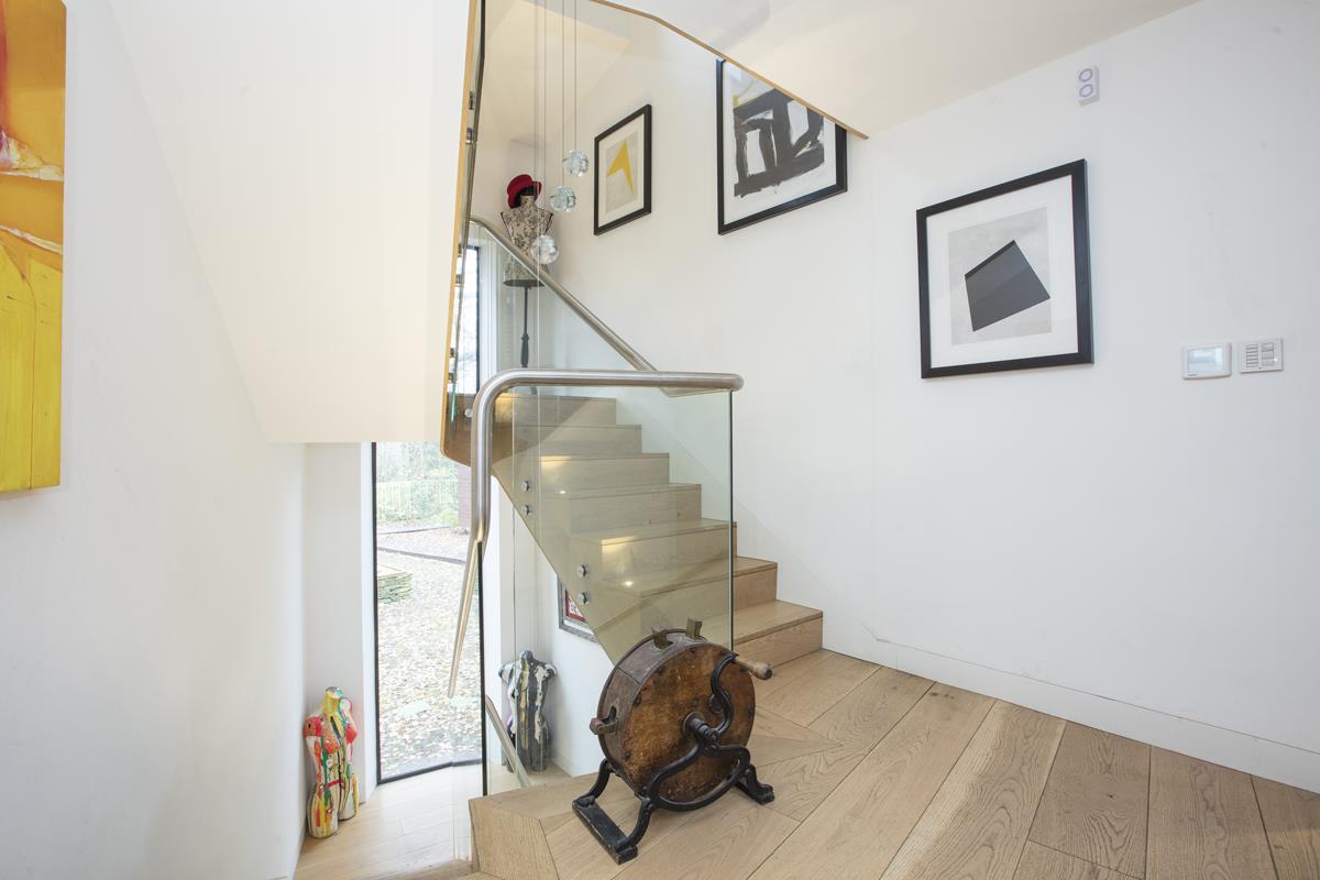 House - Detached Sale Agreed in Grove Park, Camberwell, SE5 839 view21