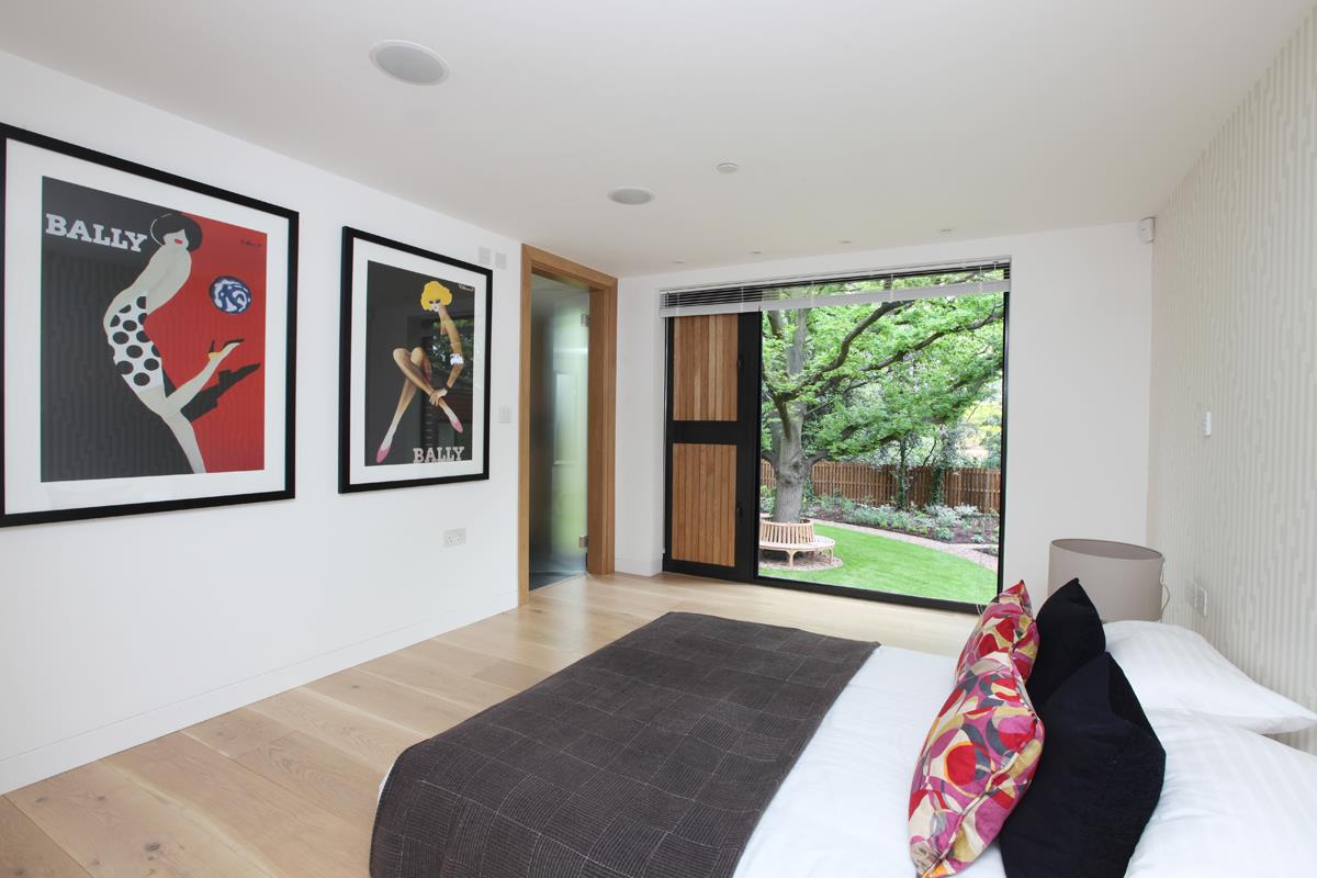House - Detached Sold in Grove Park, Camberwell, SE5 839 view28
