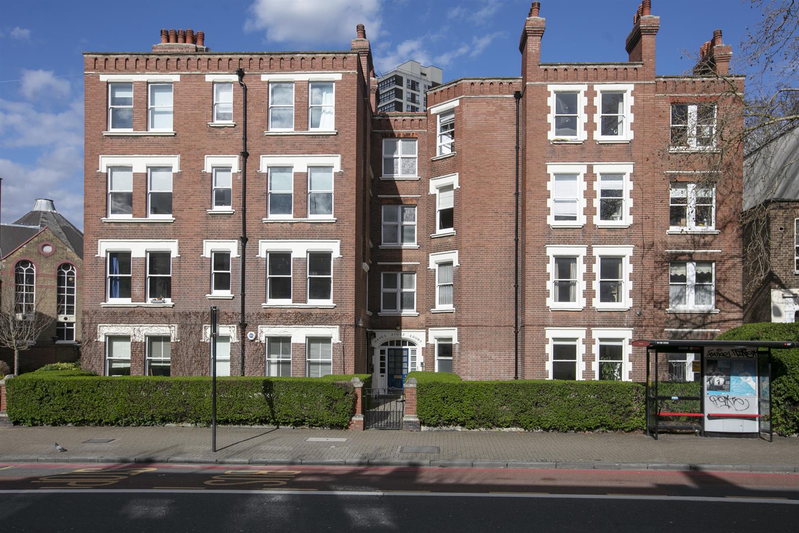 Flat - Purpose Built Sold in Hayes Court, Camberwell New Road, Camberwell, SE5 1074 view1