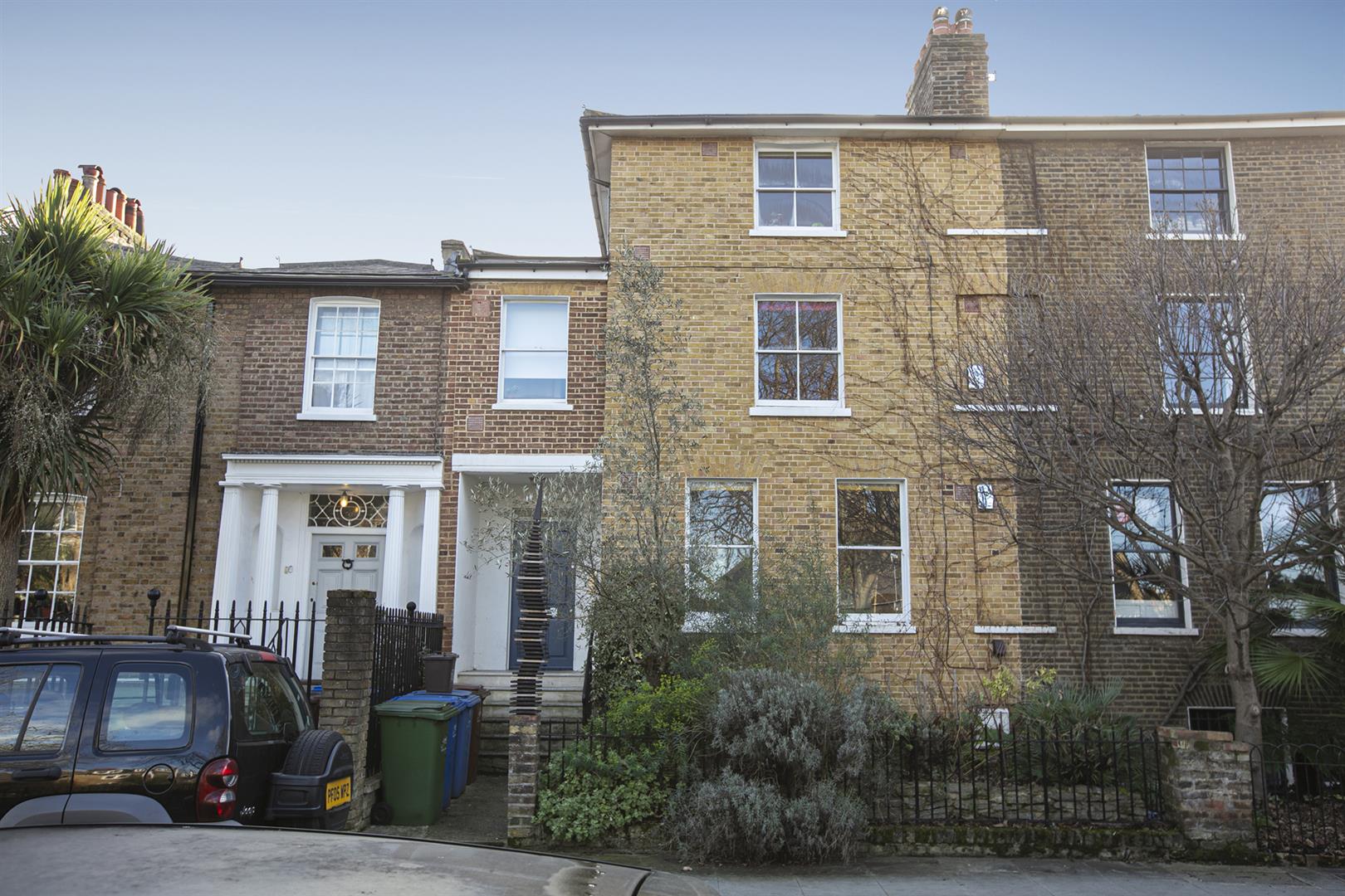 Flat - Conversion For Sale in Holly Grove, Peckham, SE15 893 view2