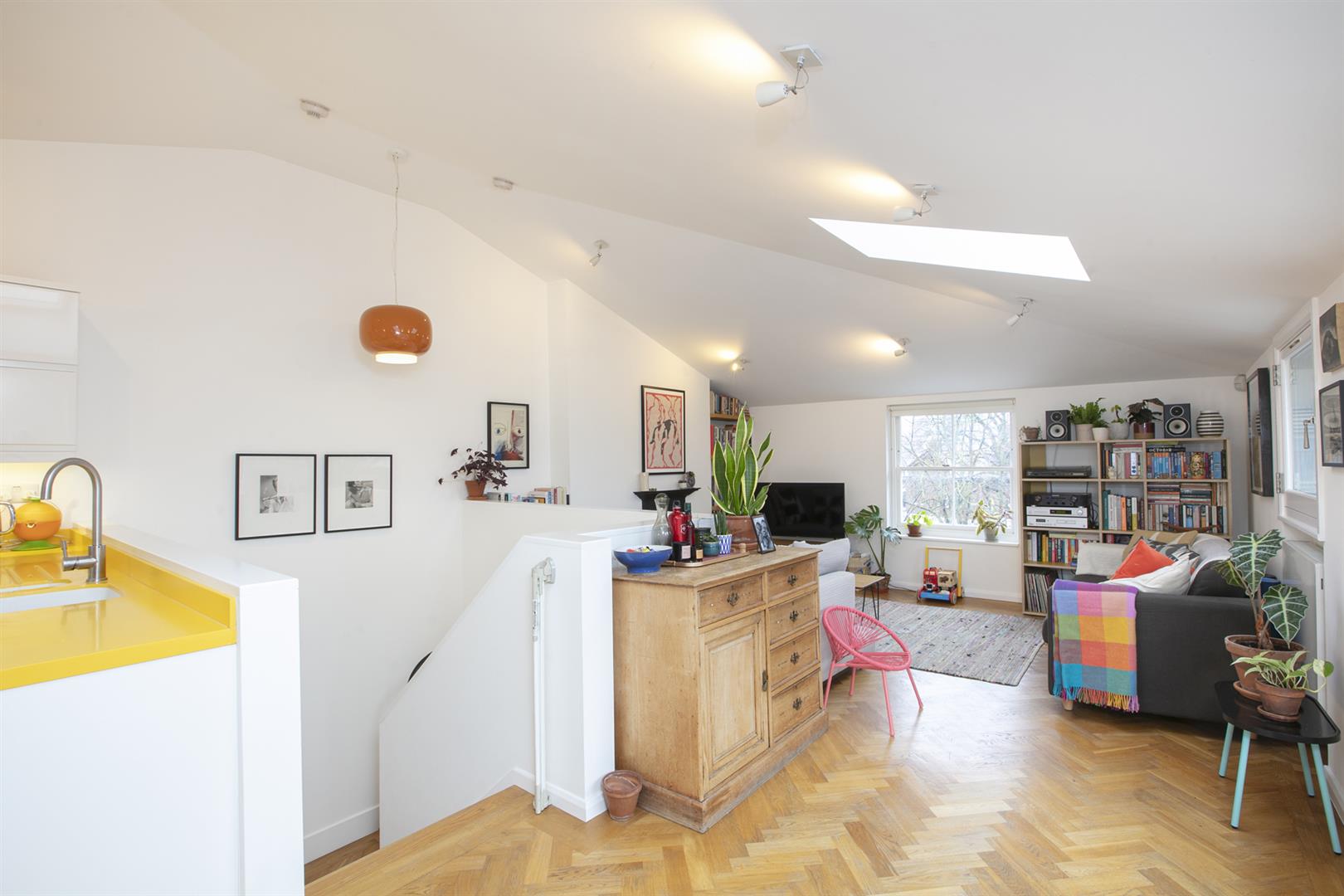 Flat - Conversion Under Offer in Holly Grove, Peckham, SE15 893 view12