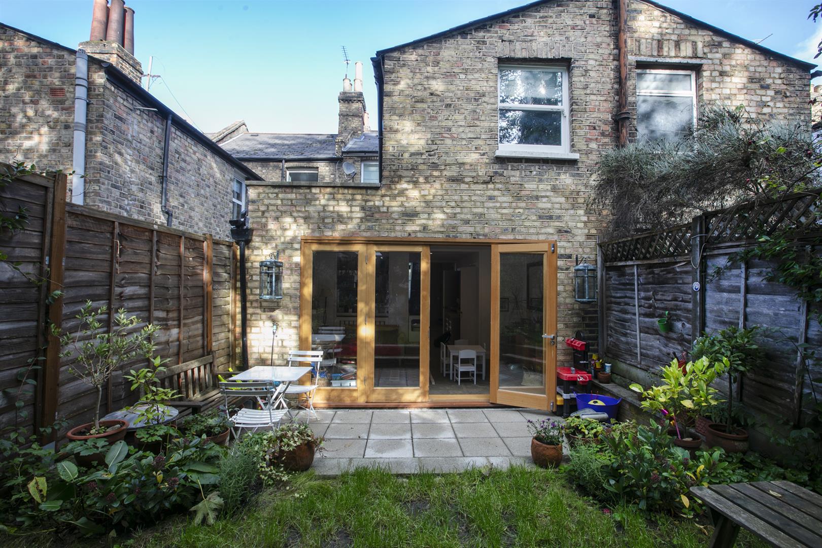 House - Terraced For Sale in Hollydale Road, Nunhead, SE15 1157 view37