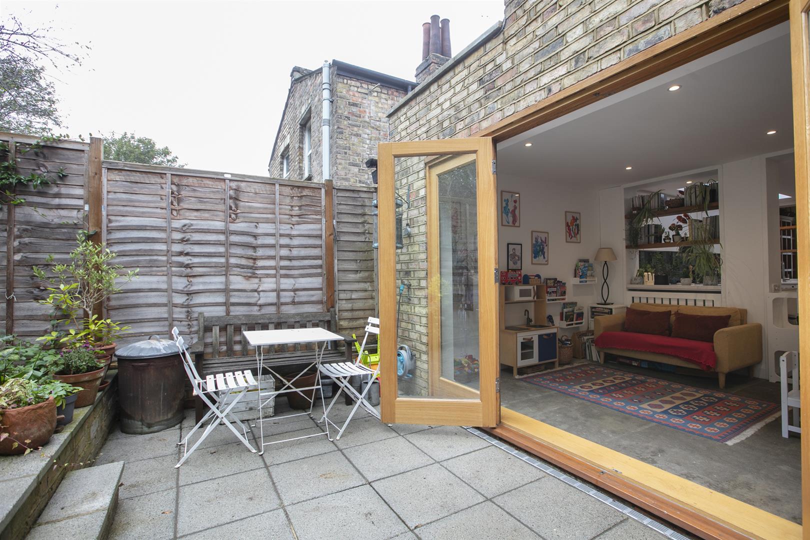 House - Terraced For Sale in Hollydale Road, Nunhead, SE15 1157 view38