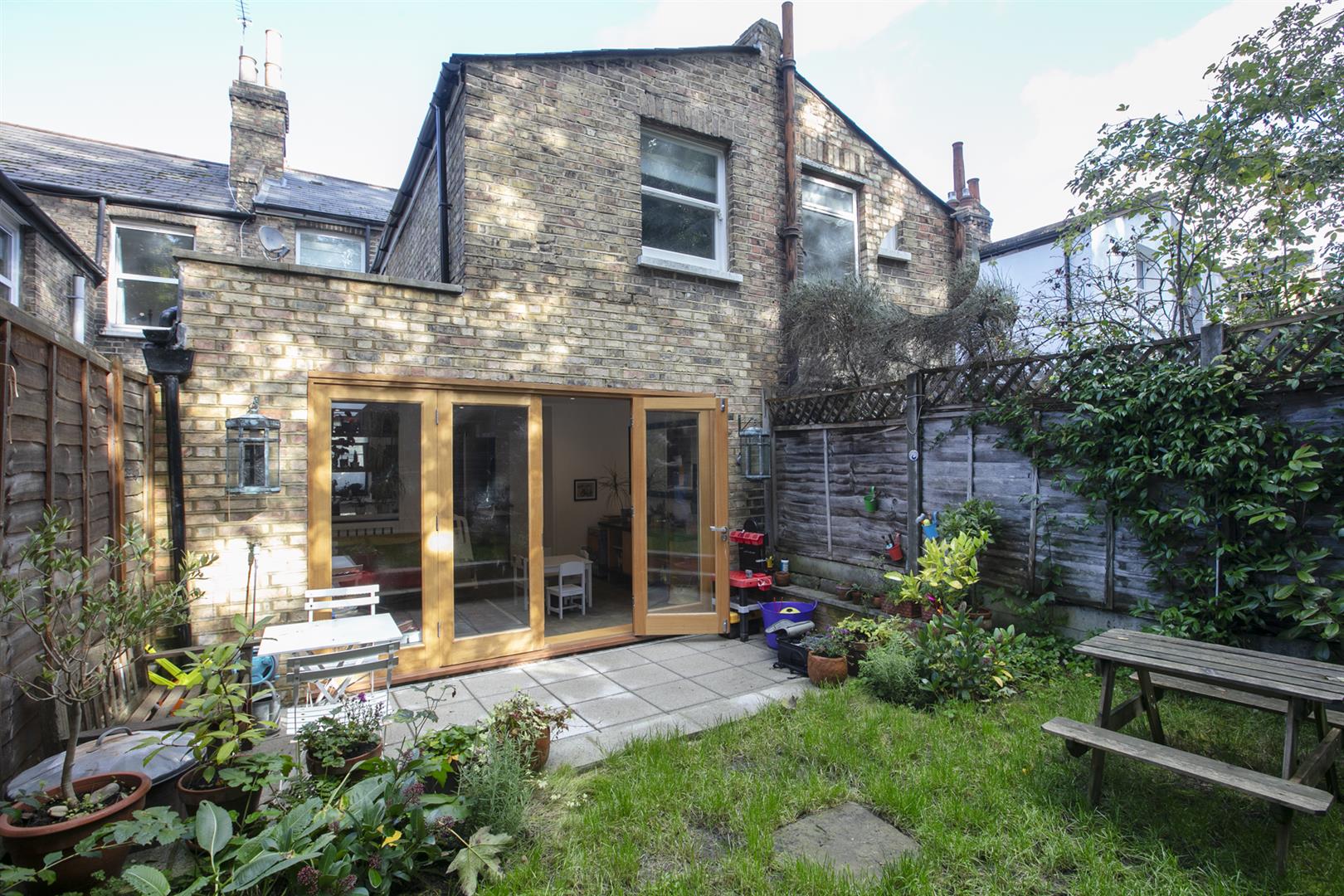 House - Terraced For Sale in Hollydale Road, Nunhead, SE15 1157 view40