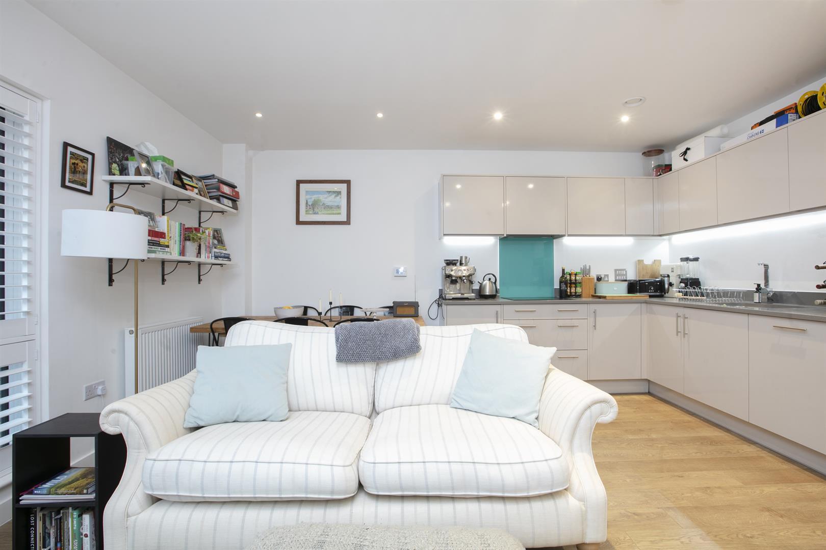 Flat - Purpose Built Under Offer in Horsnell Close, Camberwell, SE5 886 view9