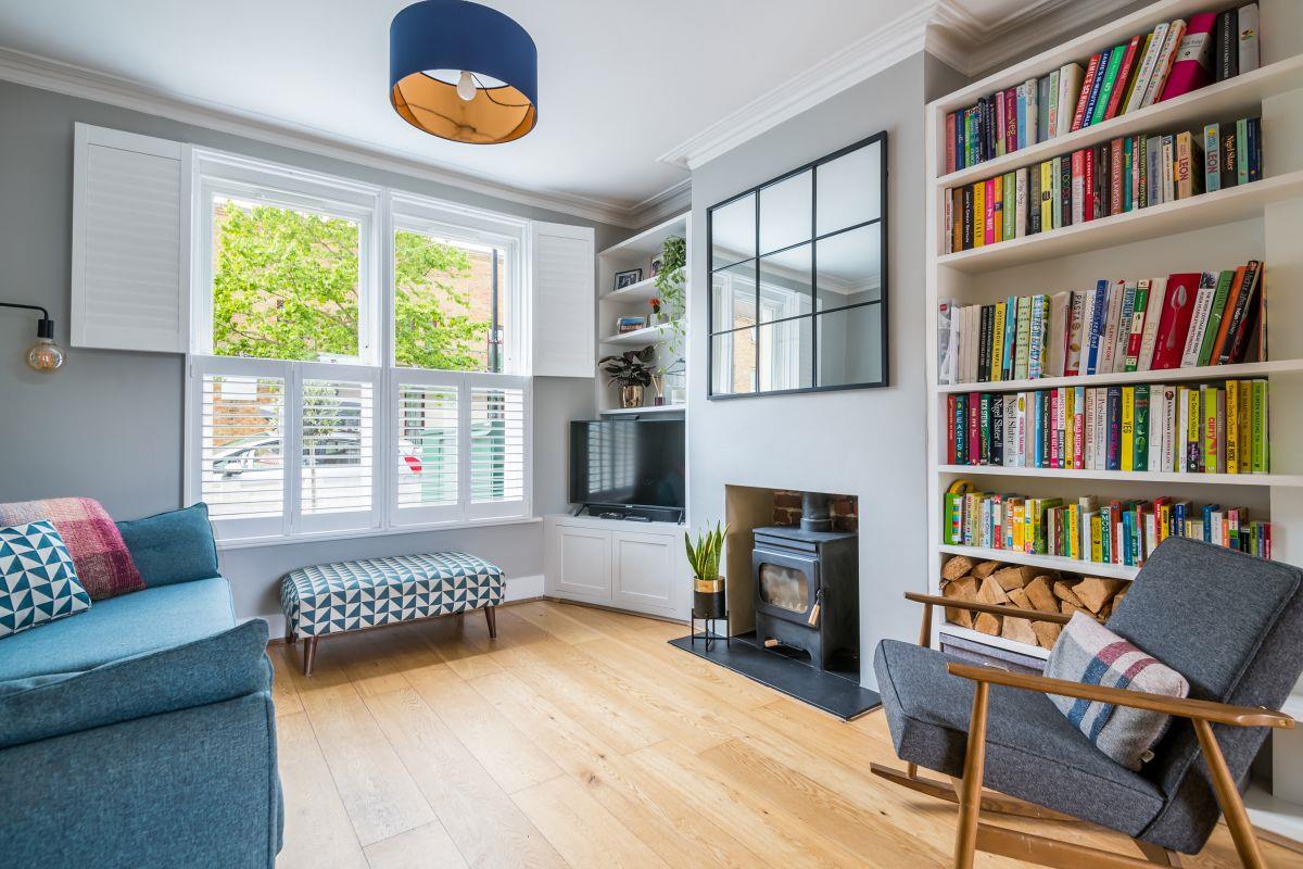 House - Terraced Sale Agreed in Howbury Road, Nunhead, SE15 942 view2