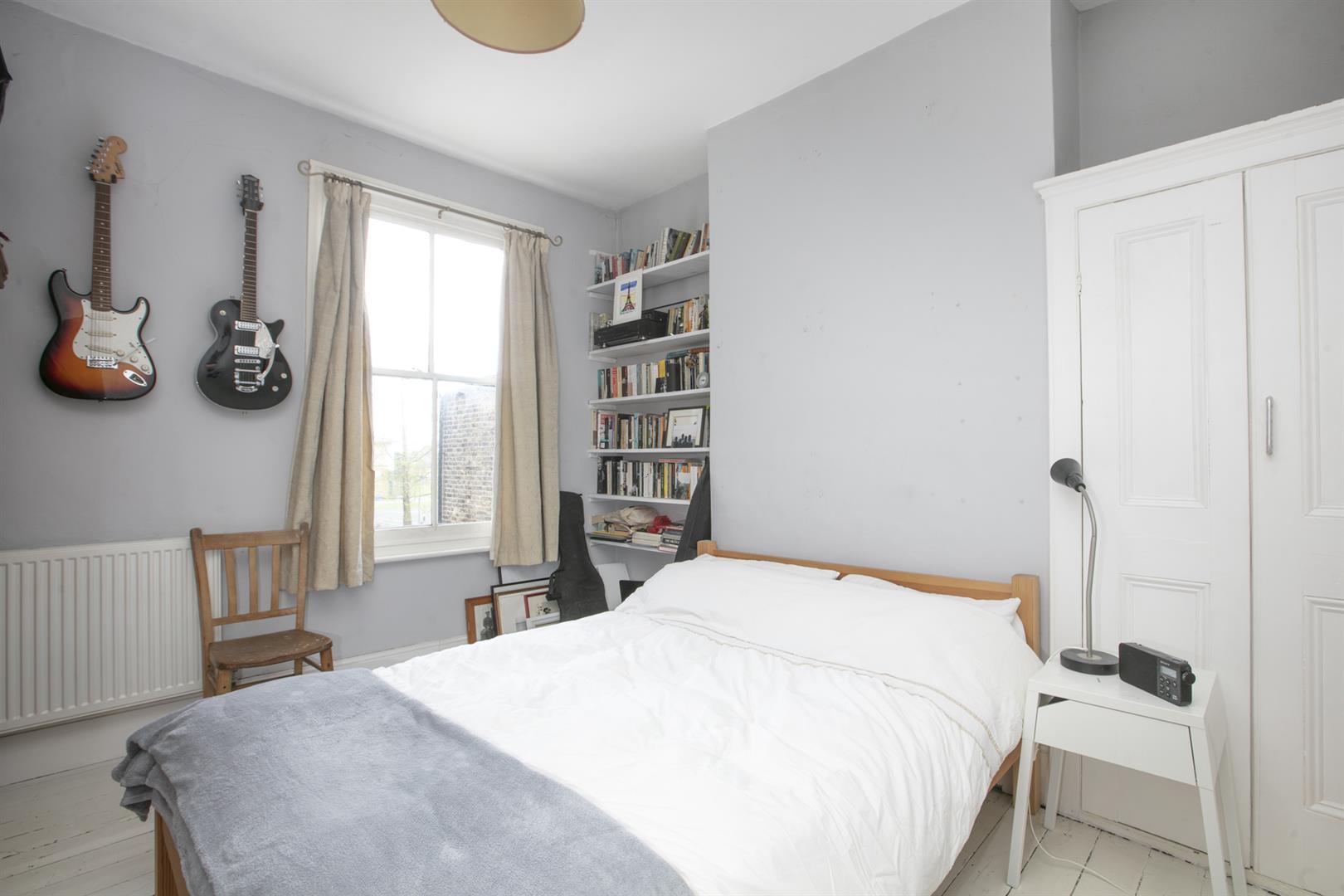 House - Terraced Under Offer in Ivydale Road, Nunhead, SE15 930 view16