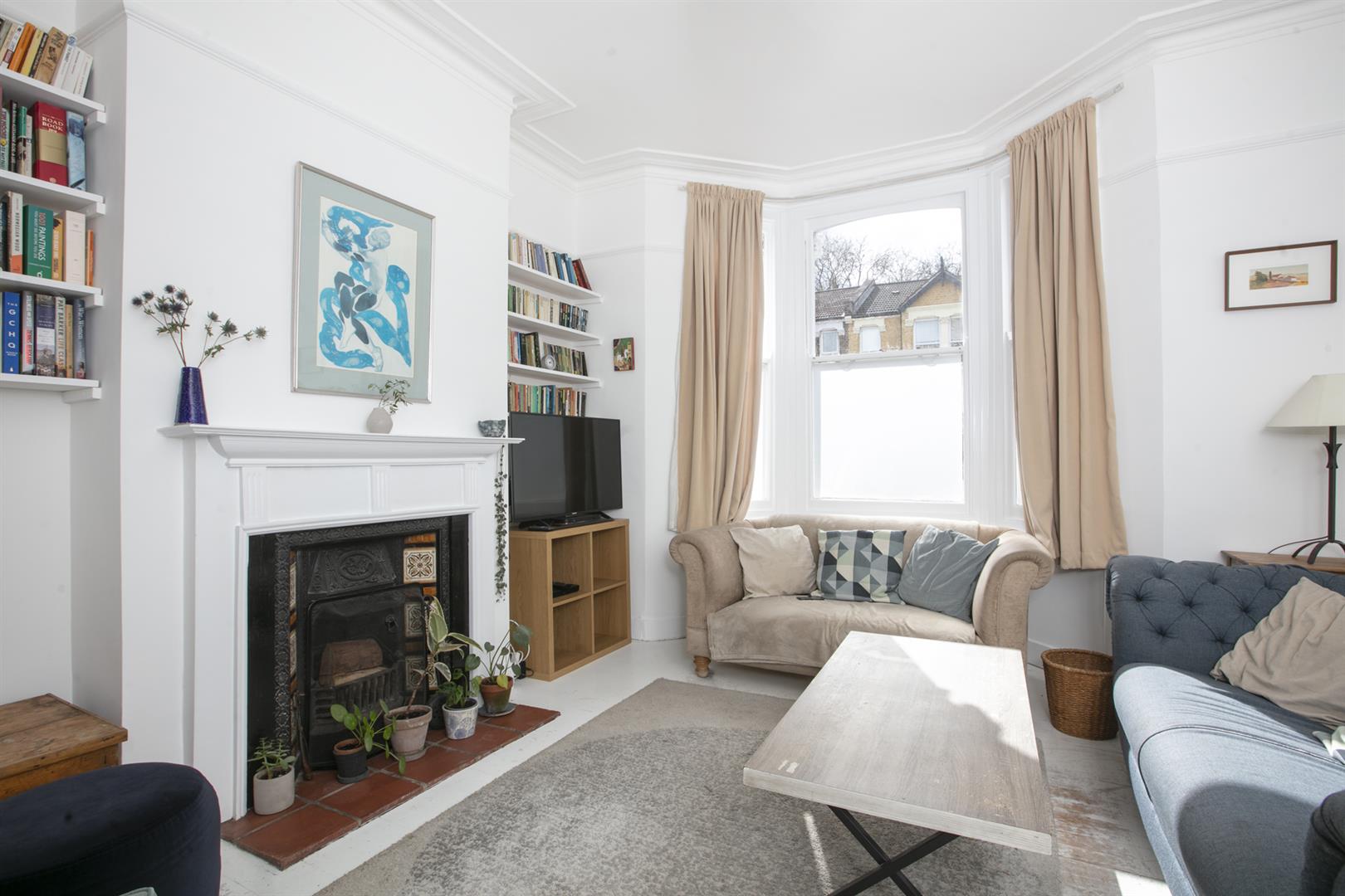 House - Terraced Under Offer in Ivydale Road, Nunhead, SE15 930 view13