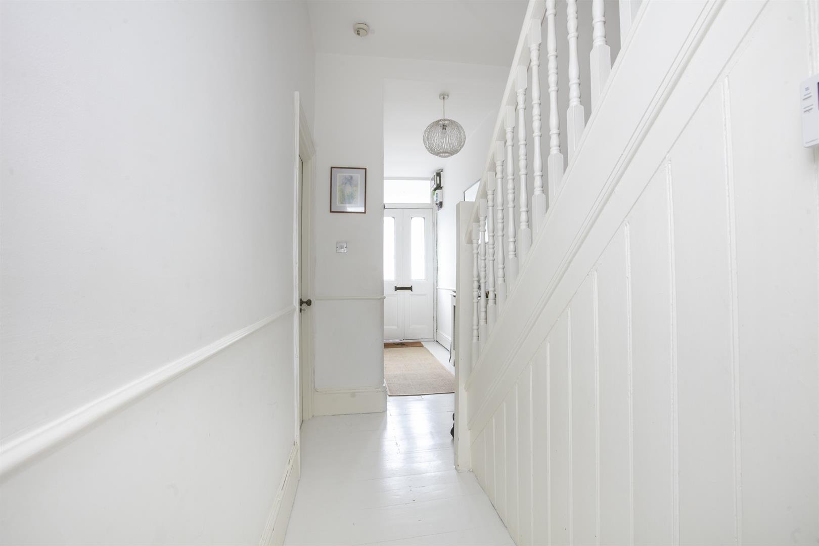 House - Terraced Under Offer in Ivydale Road, Nunhead, SE15 930 view7
