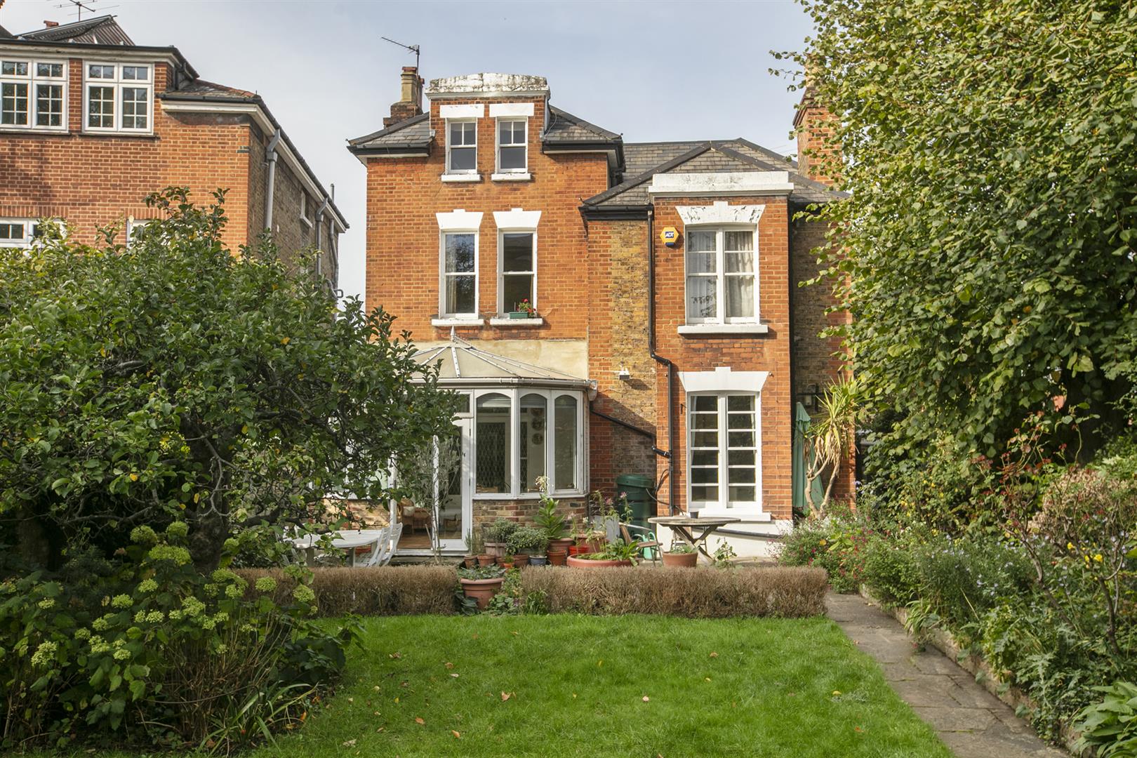 House - Detached Under Offer in Knatchbull Road, Camberwell, SE5 1153 view5