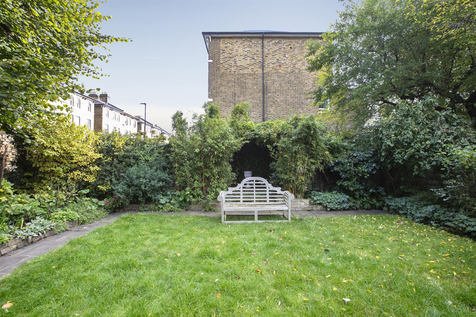 House - Detached Under Offer in Knatchbull Road, Camberwell, SE5 1153 view3