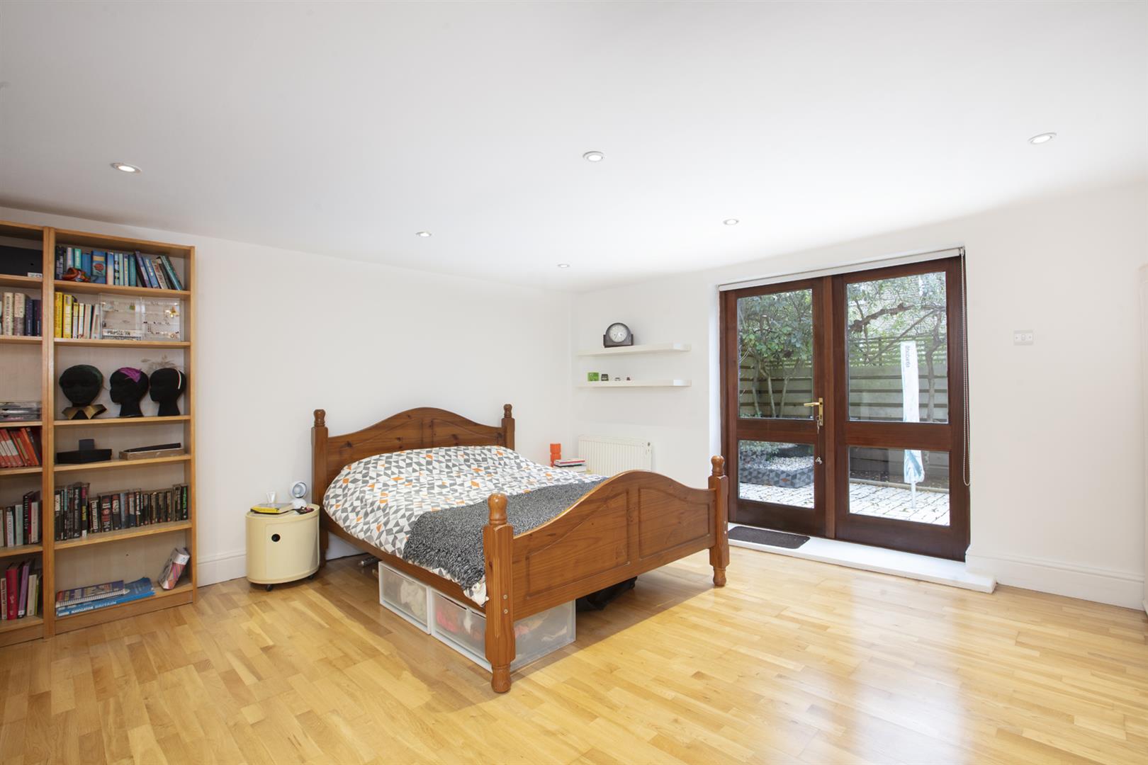 House - Terraced For Sale in Lyndhurst Grove, Peckham, SE15 1031 view23