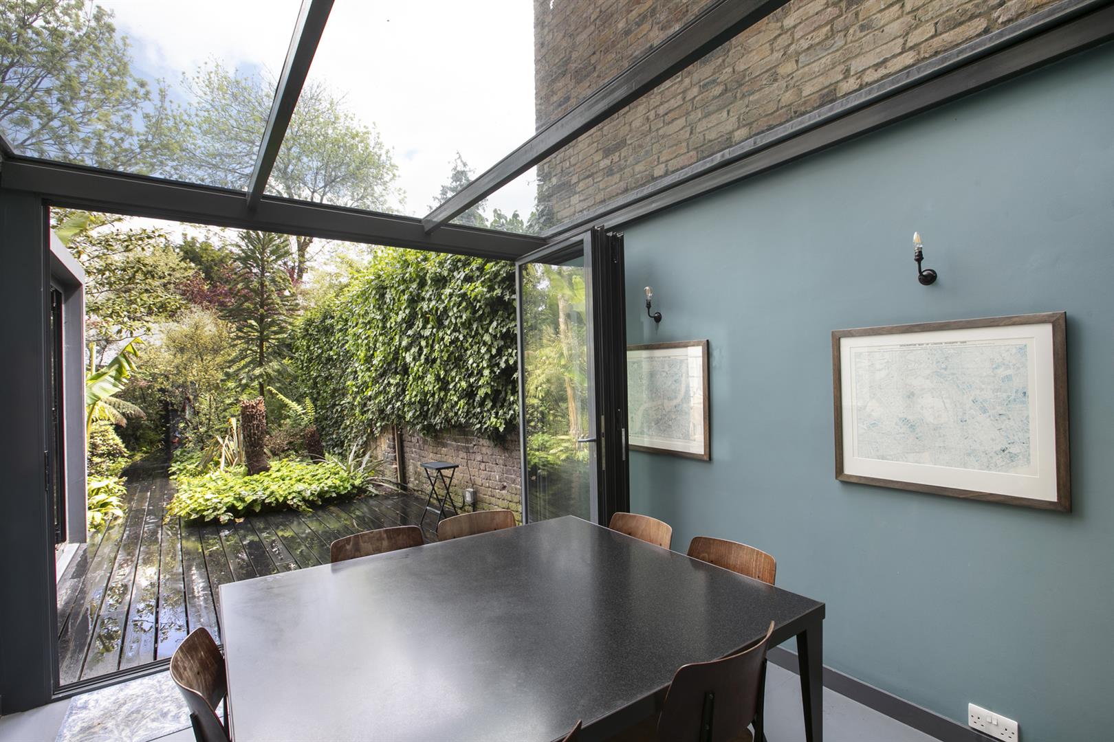 House - Terraced For Sale in Lyndhurst Way, Peckham, SE15 1100 view16
