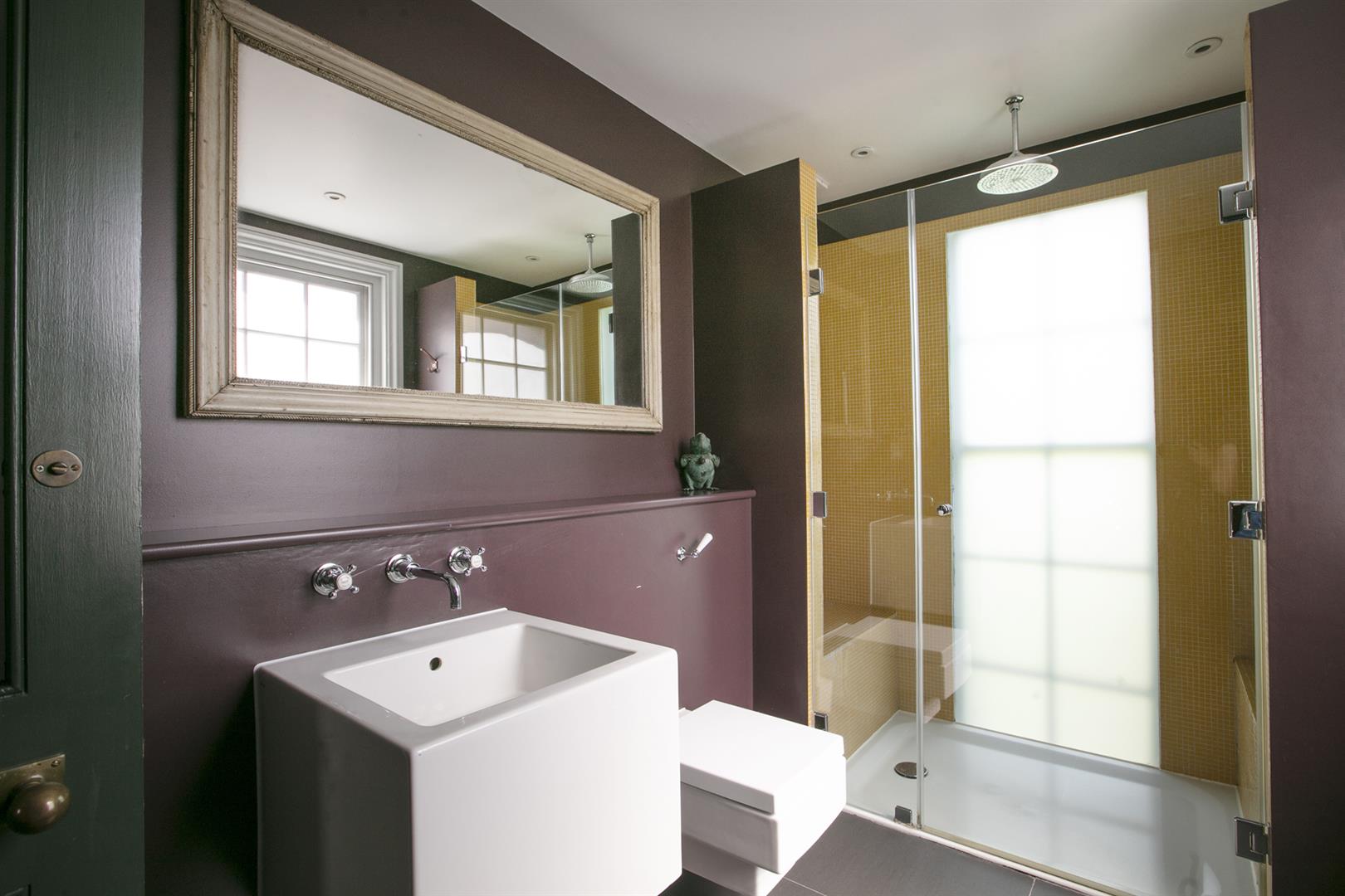 House - Terraced For Sale in Lyndhurst Way, Peckham, SE15 1100 view34