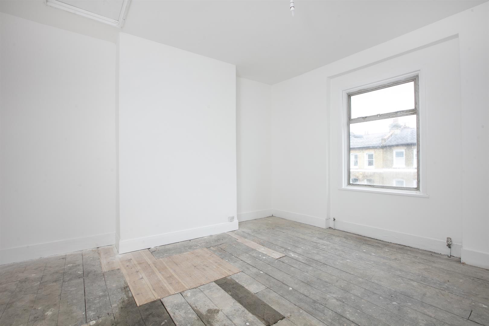 House - Semi-Detached Sold in Montpelier Road, Peckham, SE15 910 view11