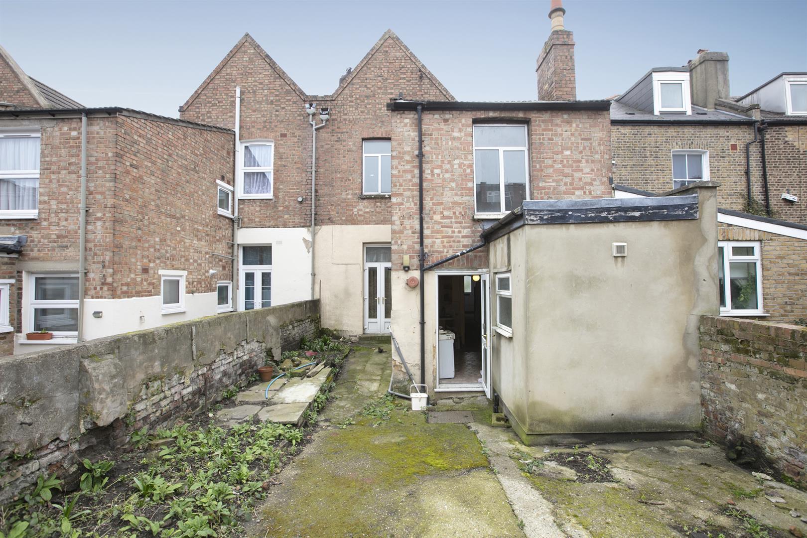 House - Semi-Detached Sold in Montpelier Road, Peckham, SE15 910 view4