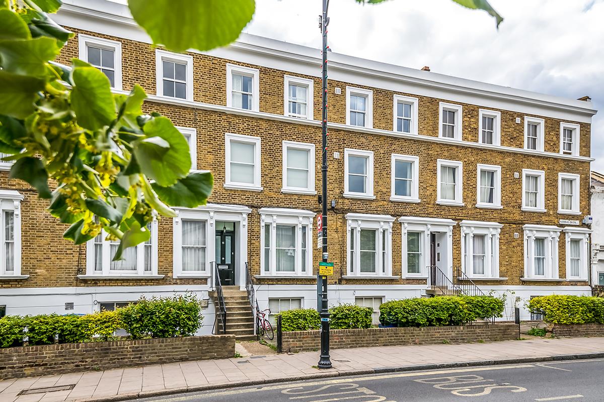 Flat - Conversion Under Offer in Nunhead Green, Camberwell, SE5 967 view1