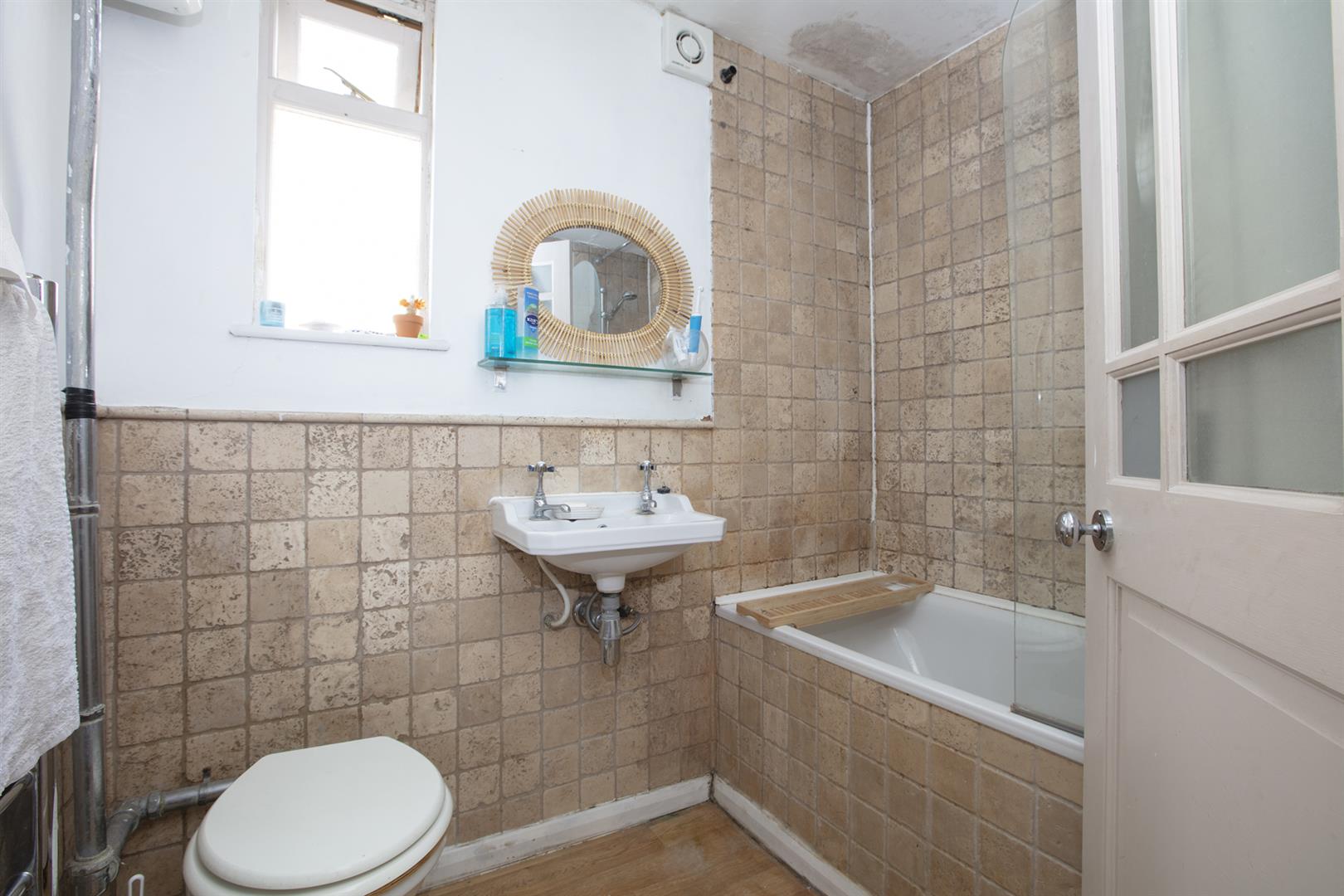 House - Terraced Under Offer in Oswyth Road, Camberwell, SE5 945 view10