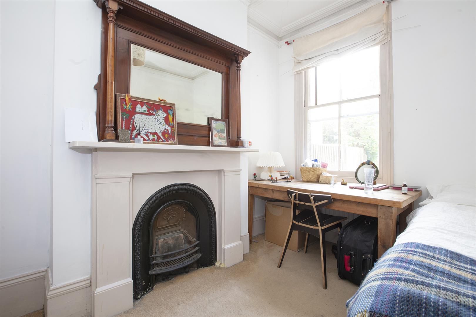 House - Terraced Under Offer in Oswyth Road, Camberwell, SE5 945 view12
