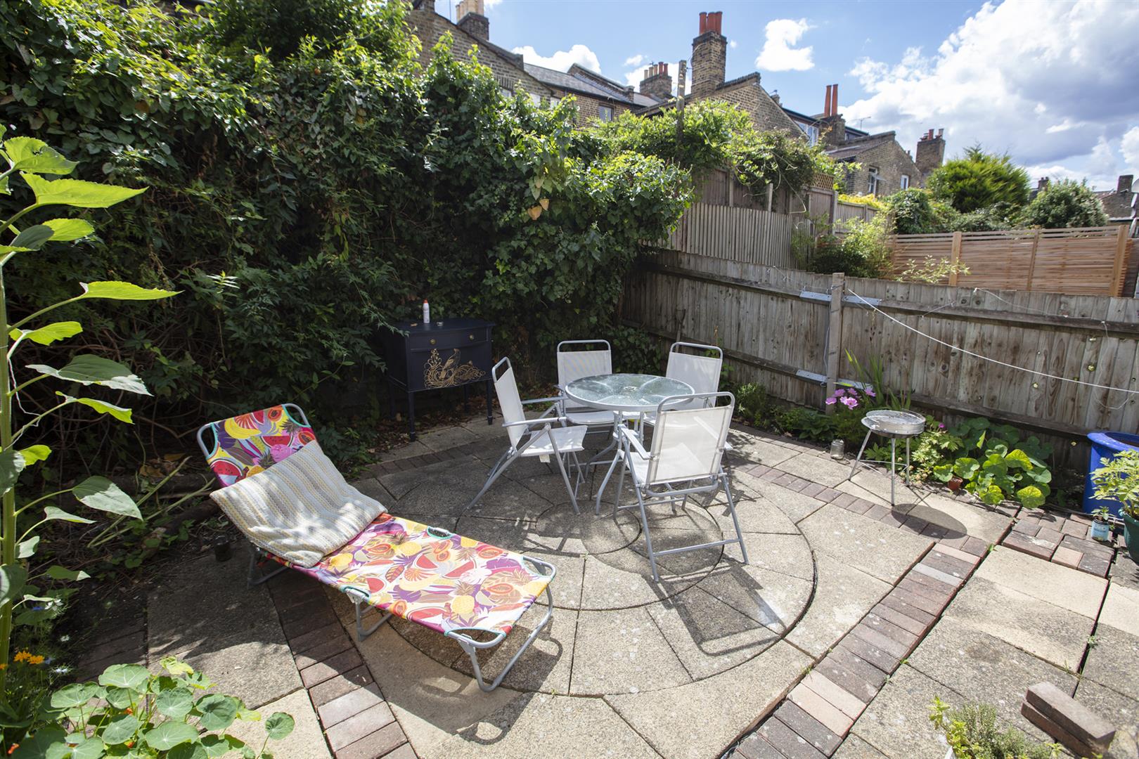 House - Terraced Under Offer in Oswyth Road, Camberwell, SE5 945 view2