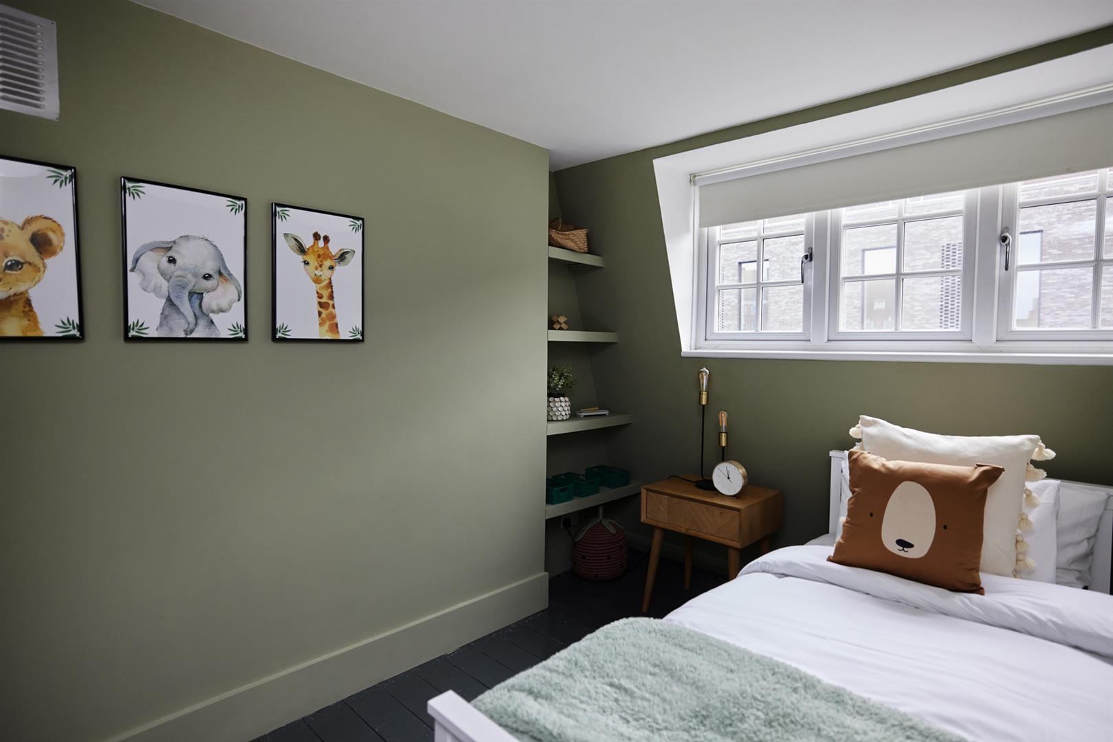 House - End Terrace For Sale in Peckham Hill Street, London, SE15 1088 view19