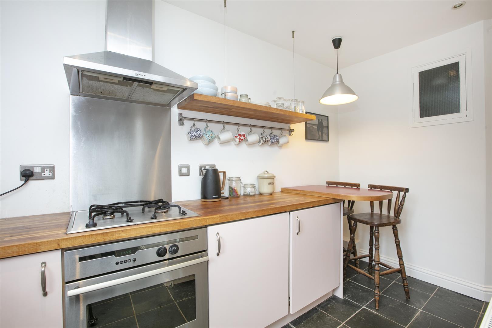 Flat - Conversion Sold in Peckham Road, Camberwell, SE5 859 view3