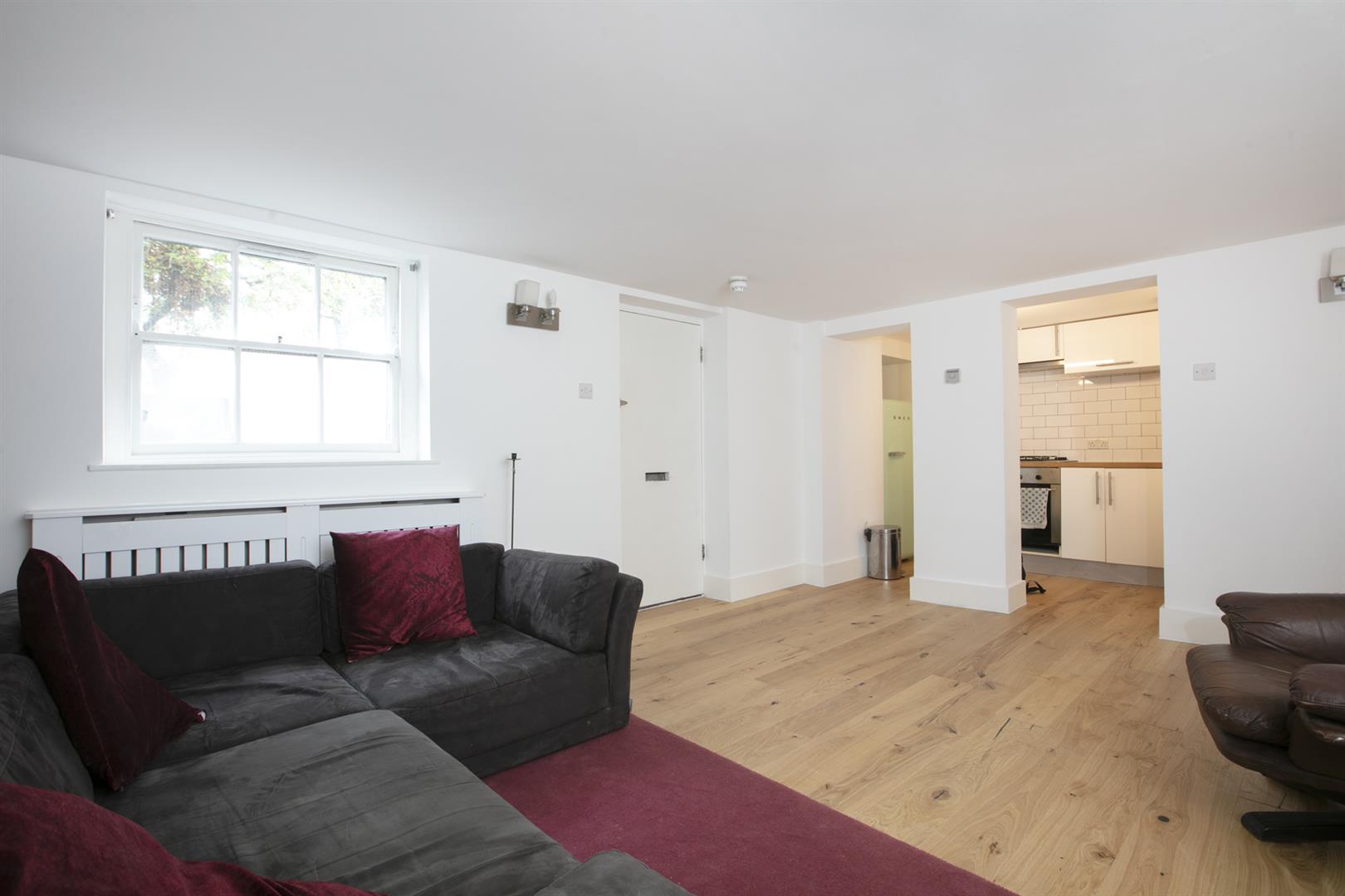 House - Detached Sold in Peckham Rye, East Dulwich, SE22 877 view37
