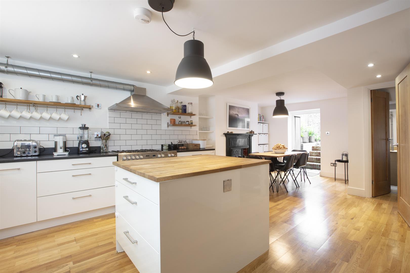 House - Terraced Sold in Pomfret Road, Camberwell, SE5 1064 view2