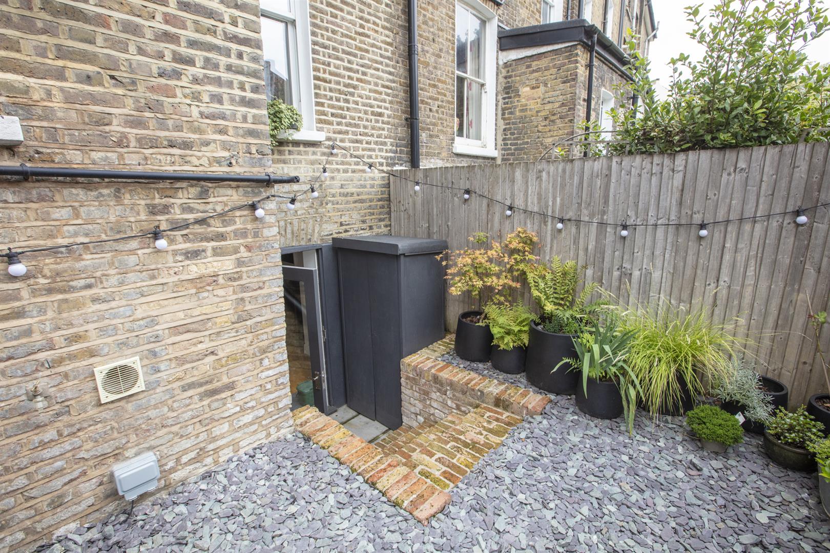 House - Terraced Sold in Pomfret Road, Camberwell, SE5 1064 view15