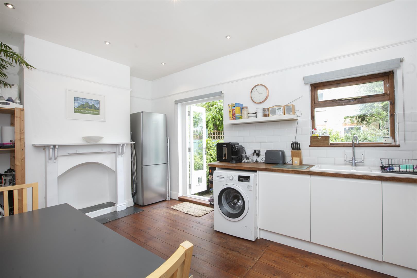 House - Semi-Detached For Sale in Sartor Road, Nunhead, SE15 1111 view5