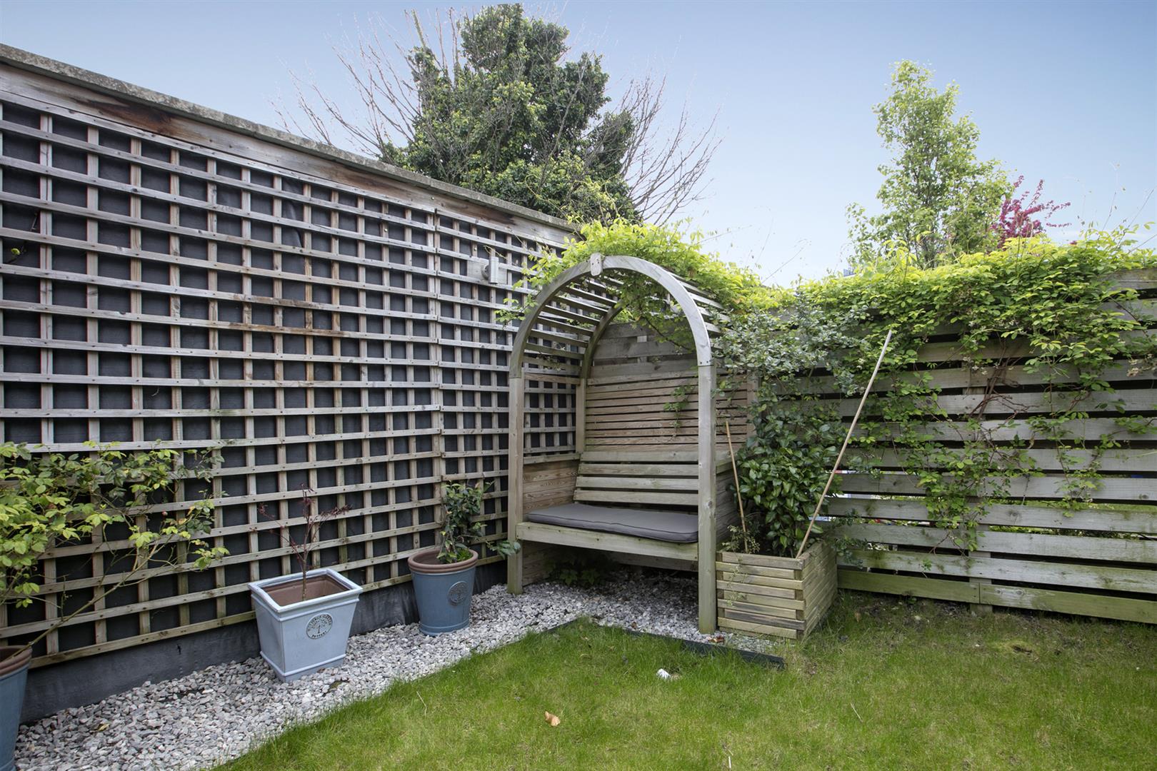 House - Terraced For Sale in Saskia Mews, Peckham, SE15 933 view10