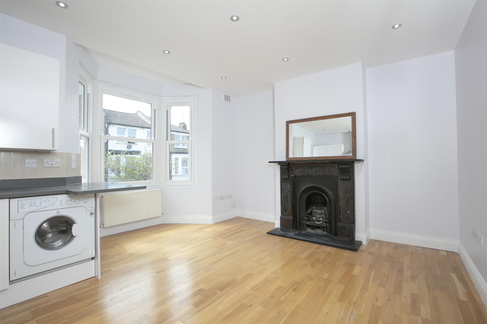 Flat - Conversion For Sale in Shenley Road, Camberwell, SE5 892 view5