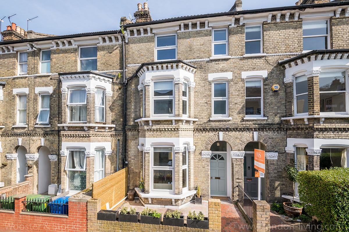 House - Terraced For Sale in Shenley Road, Camberwell, SE5 917 view1