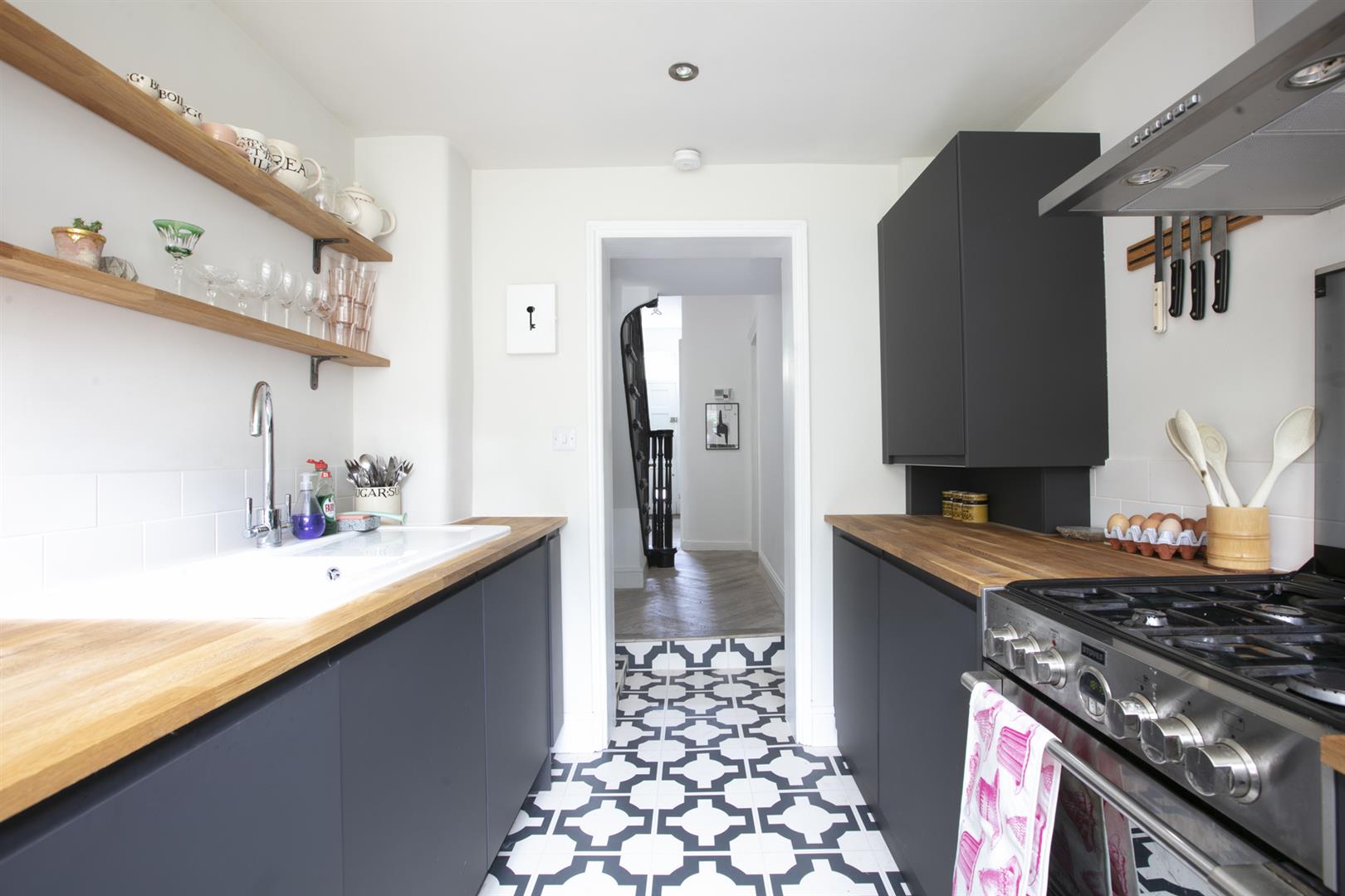 Flat - Conversion Under Offer in Talfourd Place, Peckham, SE15 873 view4