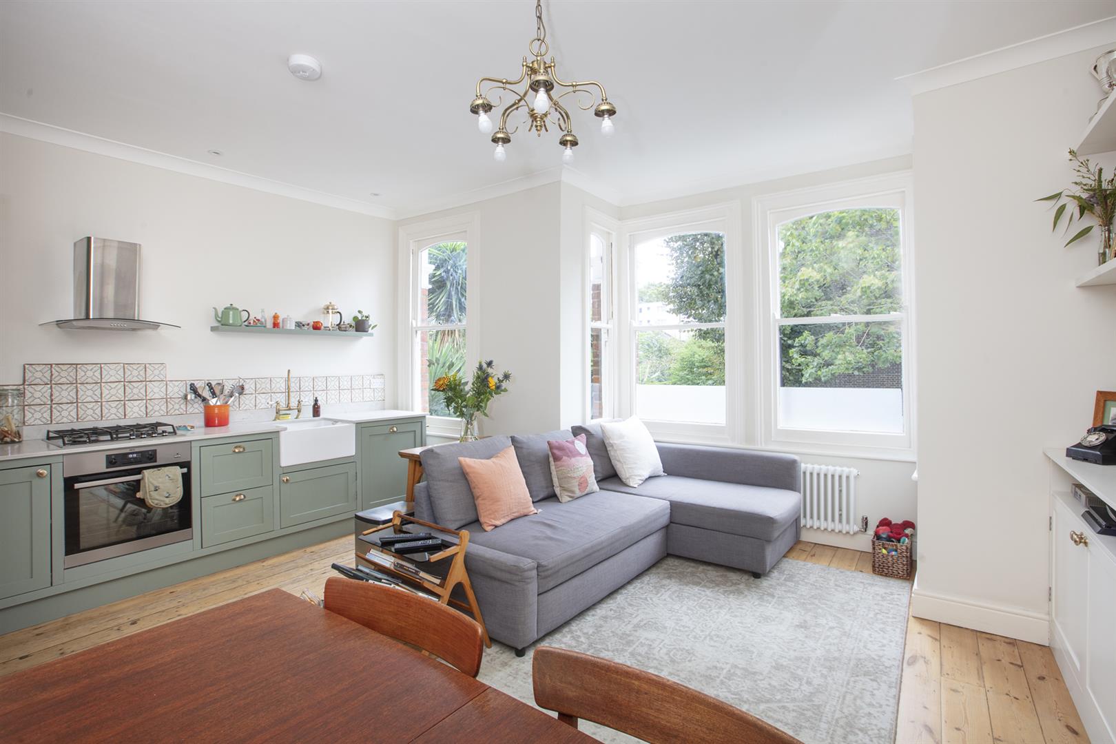 Flat - Conversion Sold in Talfourd Road, Peckham, SE15 1028 view1