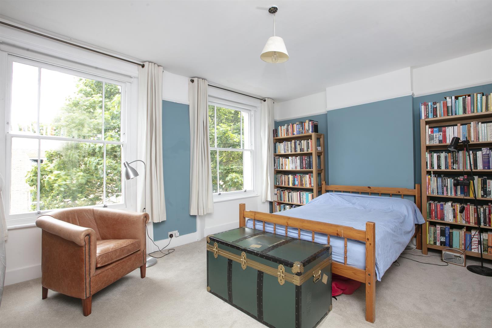 House - Semi-Detached Under Offer in Talfourd Road, Peckham, SE15 1131 view12