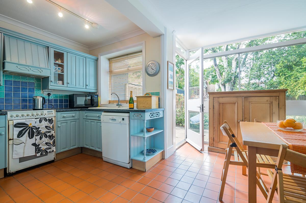 House - Terraced For Sale in The Hamlet, Camberwell, SE5 975 view5
