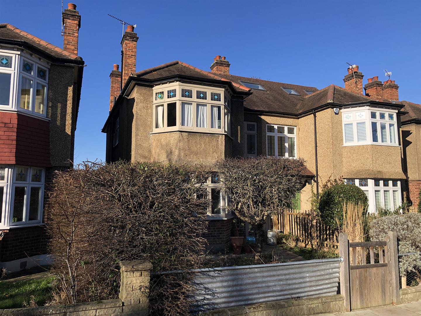 House - Semi-Detached For Sale in Therapia Road, East Dulwich, SE22 1180 view3