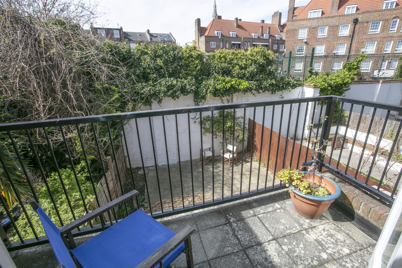 House - Terraced Under Offer in Vestry Mews, Camberwell, SE5 932 view7