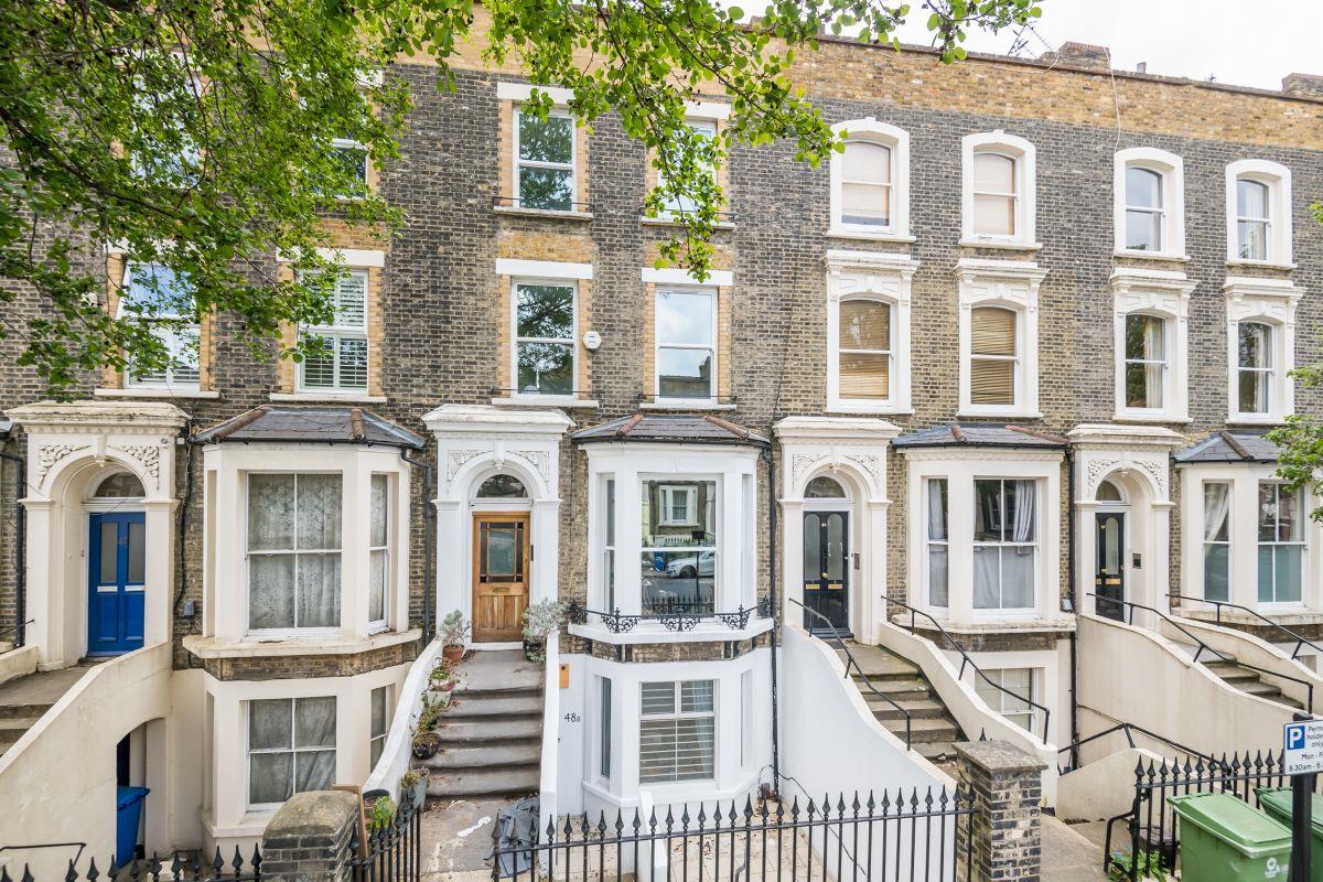 Flat - Conversion For Sale in Vicarage Grove, Camberwell, SE5 936 view1