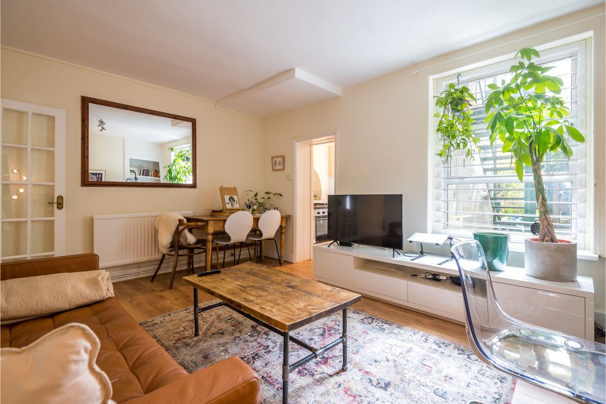 Flat - Conversion For Sale in Vicarage Grove, Camberwell, SE5 936 view6