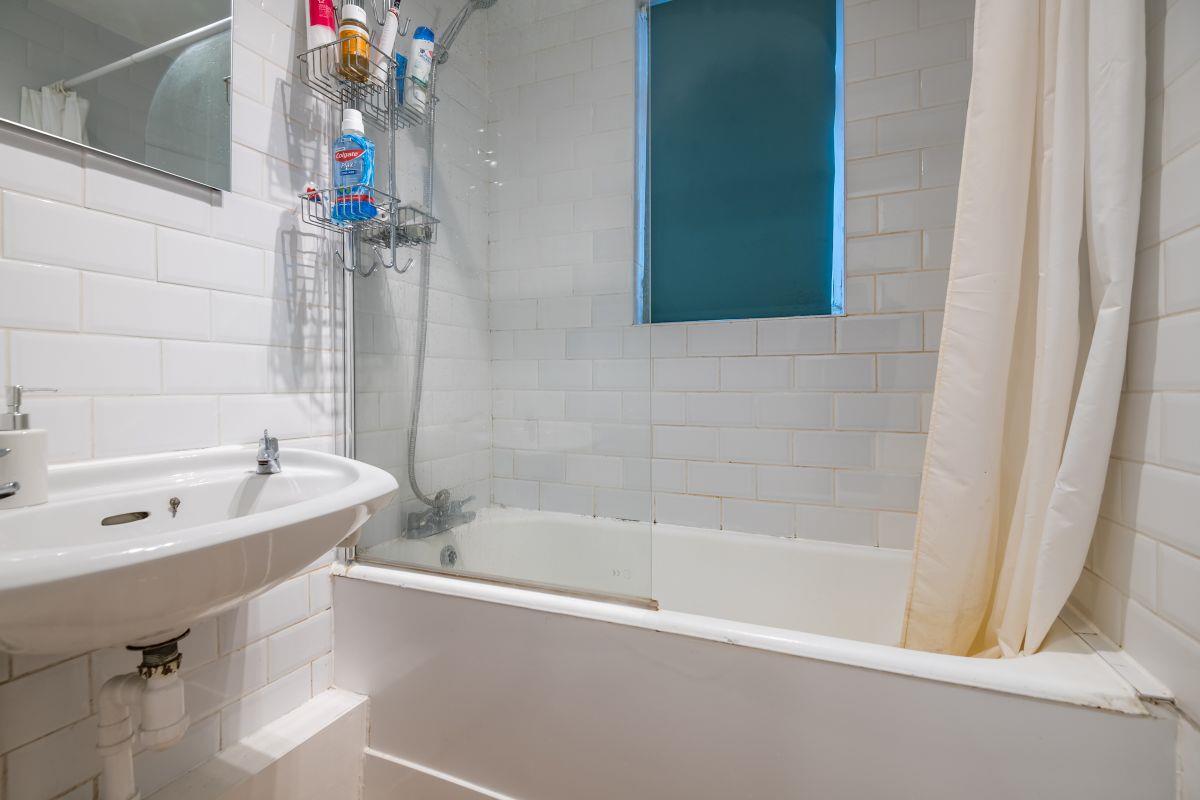 Flat - Conversion For Sale in Vicarage Grove, Camberwell, SE5 936 view11